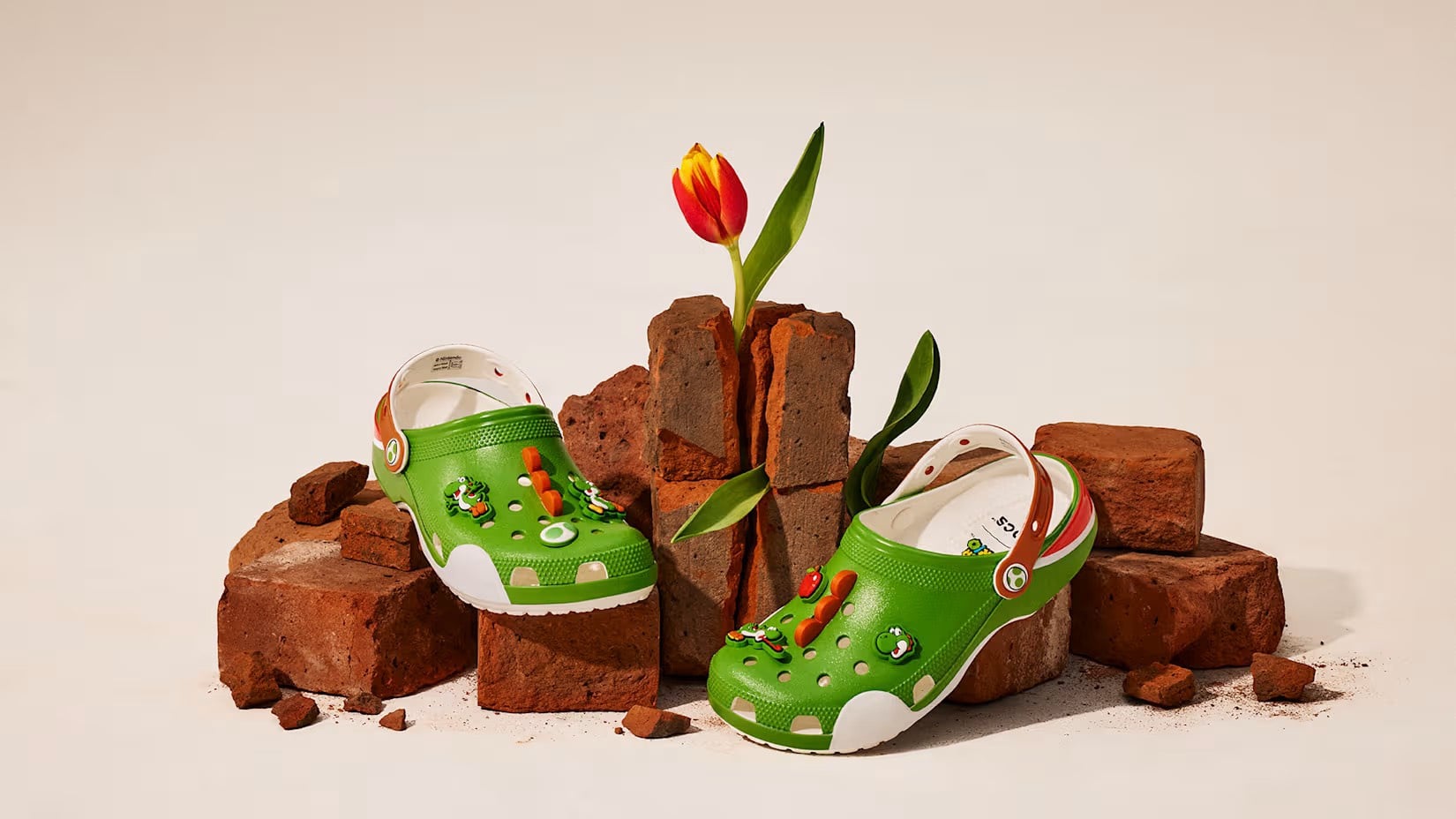 超級瑪利歐 x Crocs 洞洞鞋聯名系列正式發表!瑪利歐、耀西、碧姬⋯角色元素注入粉絲必收!