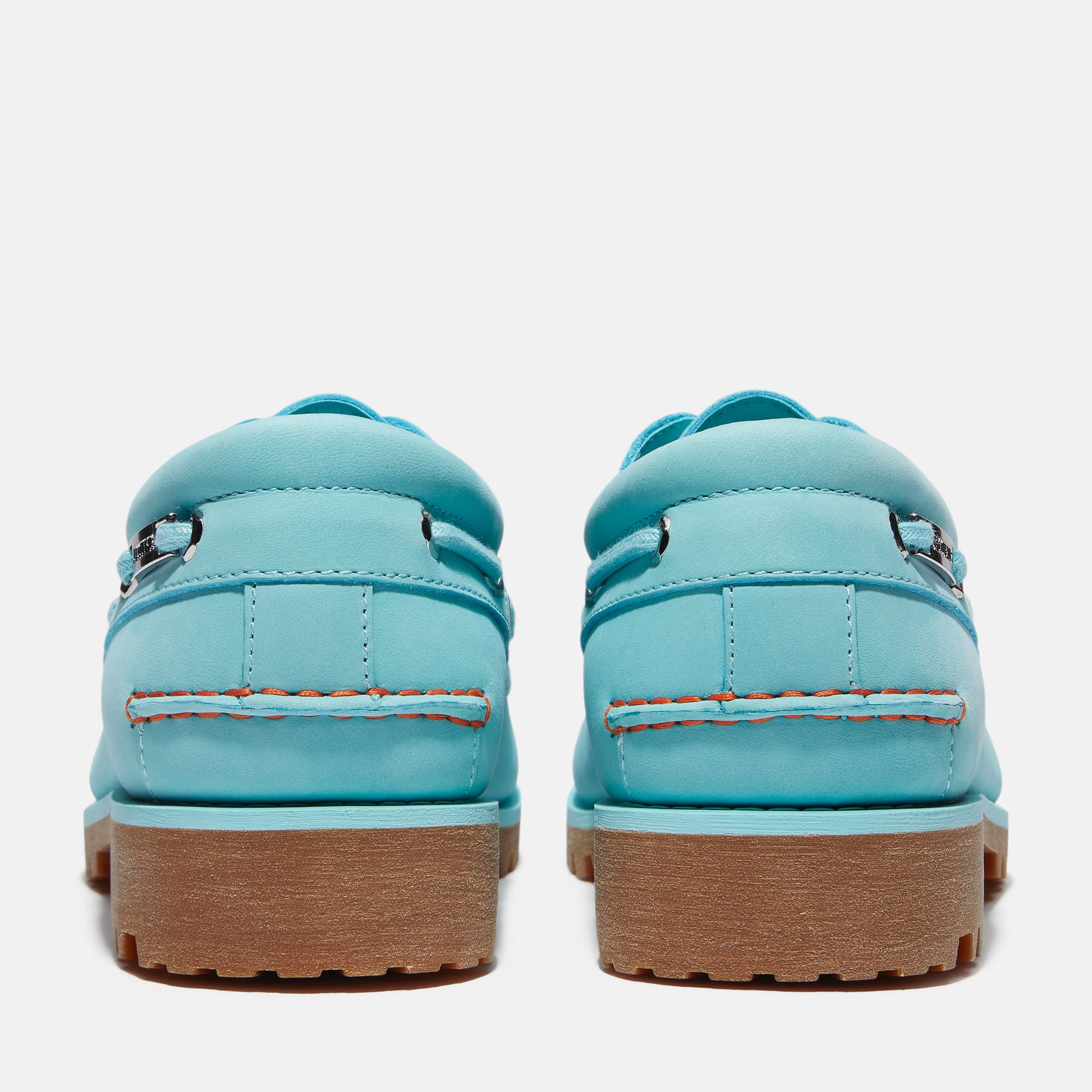 Timberland × Jacquemus第二波聯名來了!「湖水藍」限定色搭金屬飾件,全台限量販售快搶!