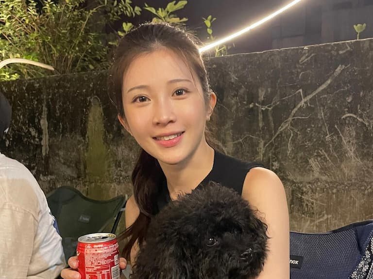 蔡阿嘎夫妻淘寶教學舊片遭翻出！雞排妹砲轟：「公開分享買仿品就不對！」
