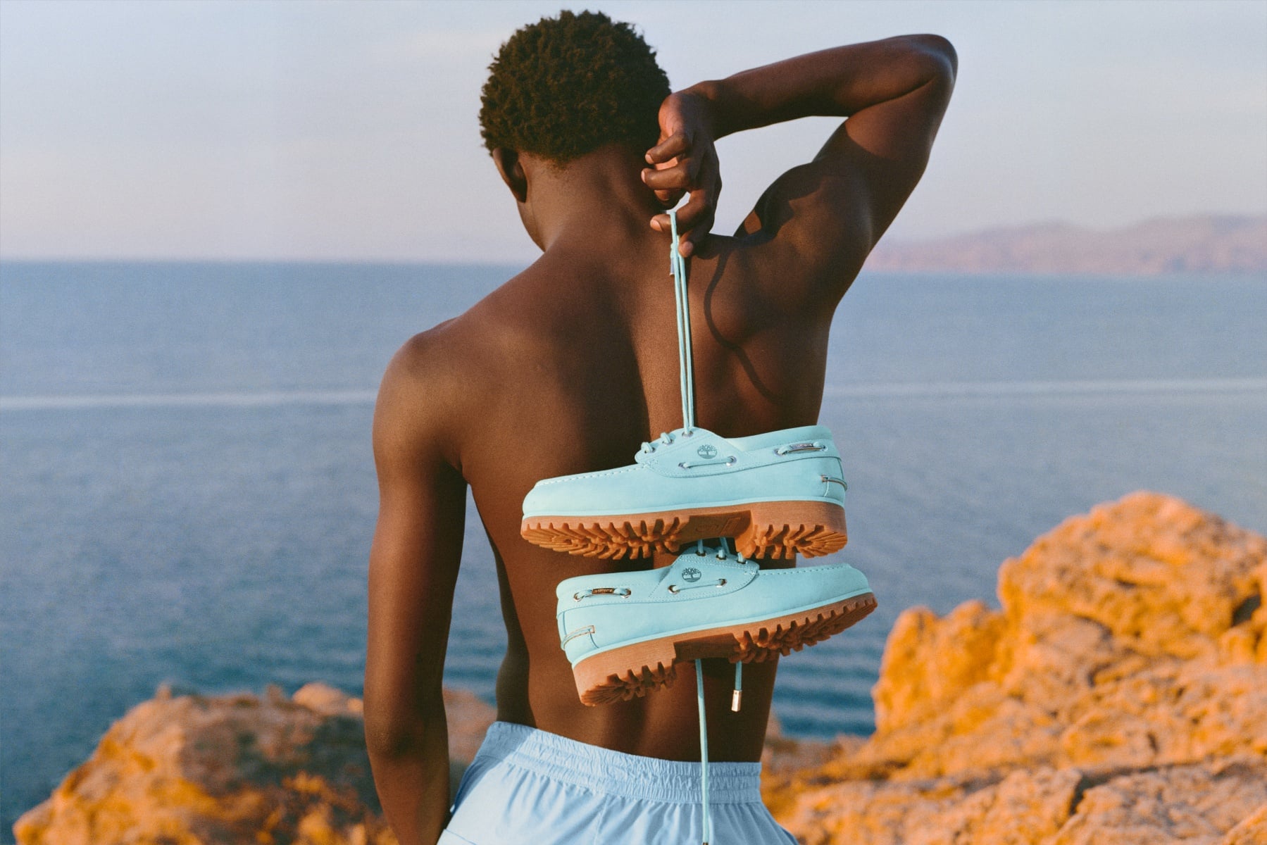 Timberland x Jacquemus 三孔帆船鞋台灣發售整理!湖水藍色調注入營造法式優雅質感!