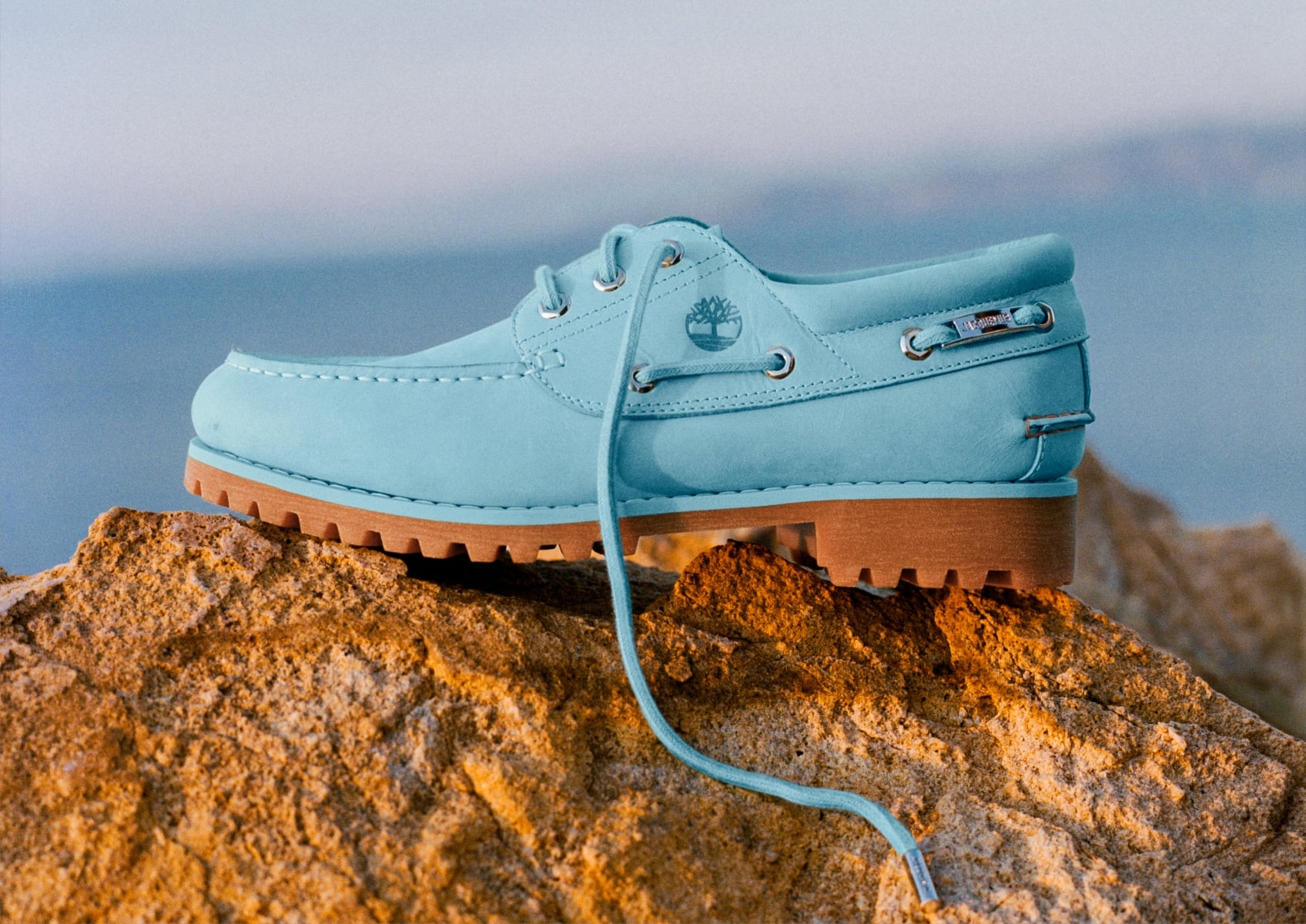 Timberland x Jacquemus 三孔帆船鞋台灣發售整理!湖水藍色調注入營造法式優雅質感!