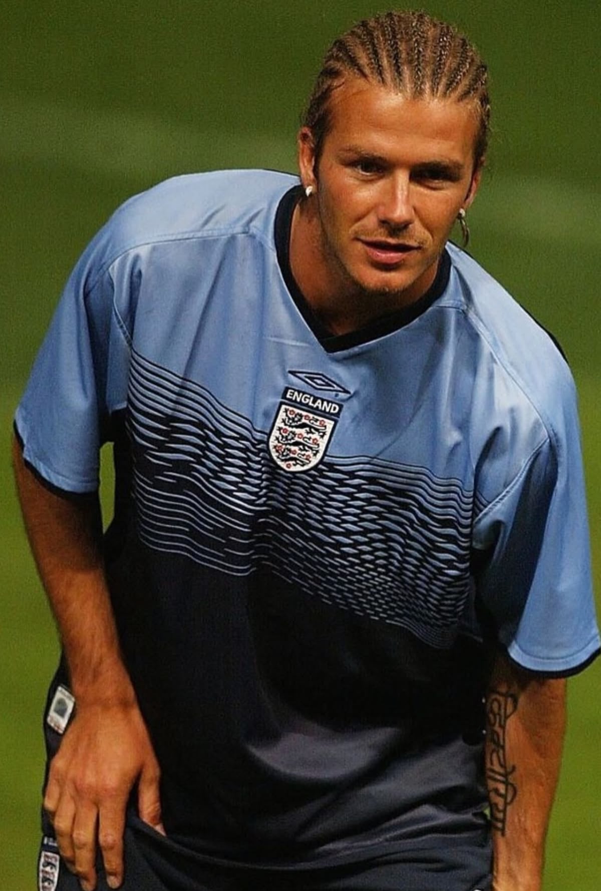 世界盃/51 歲 David Beckham 貝克漢場邊看球依舊帥爆!年輕時的他到底有多帥?6 大經典髮型回顧!