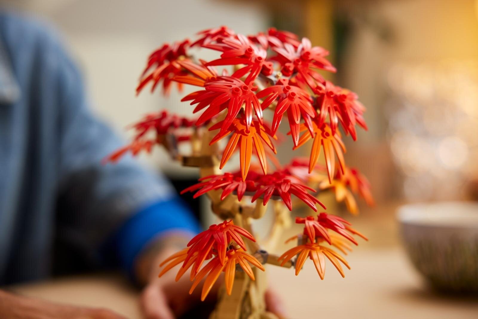 樂高大人系列推秋冬花卉新品!向日葵、楓葉、波斯菊8月登場,枯不凋的質感佈置