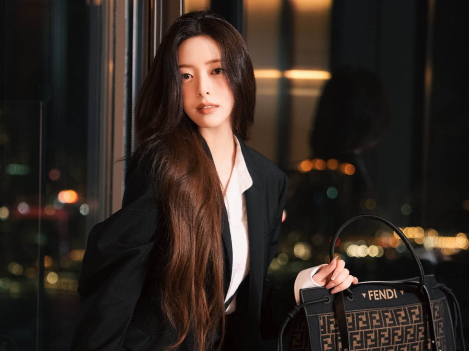 Yuna 申有娜身高 170 演繹 Fendi 全新形象大片！引網直呼：「My Queen！」