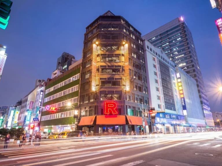 寶可夢「火箭隊總部」其實在台北？深色外觀配紅色 R 標誌，網友笑稱：「坂木老大在頂樓吧！」