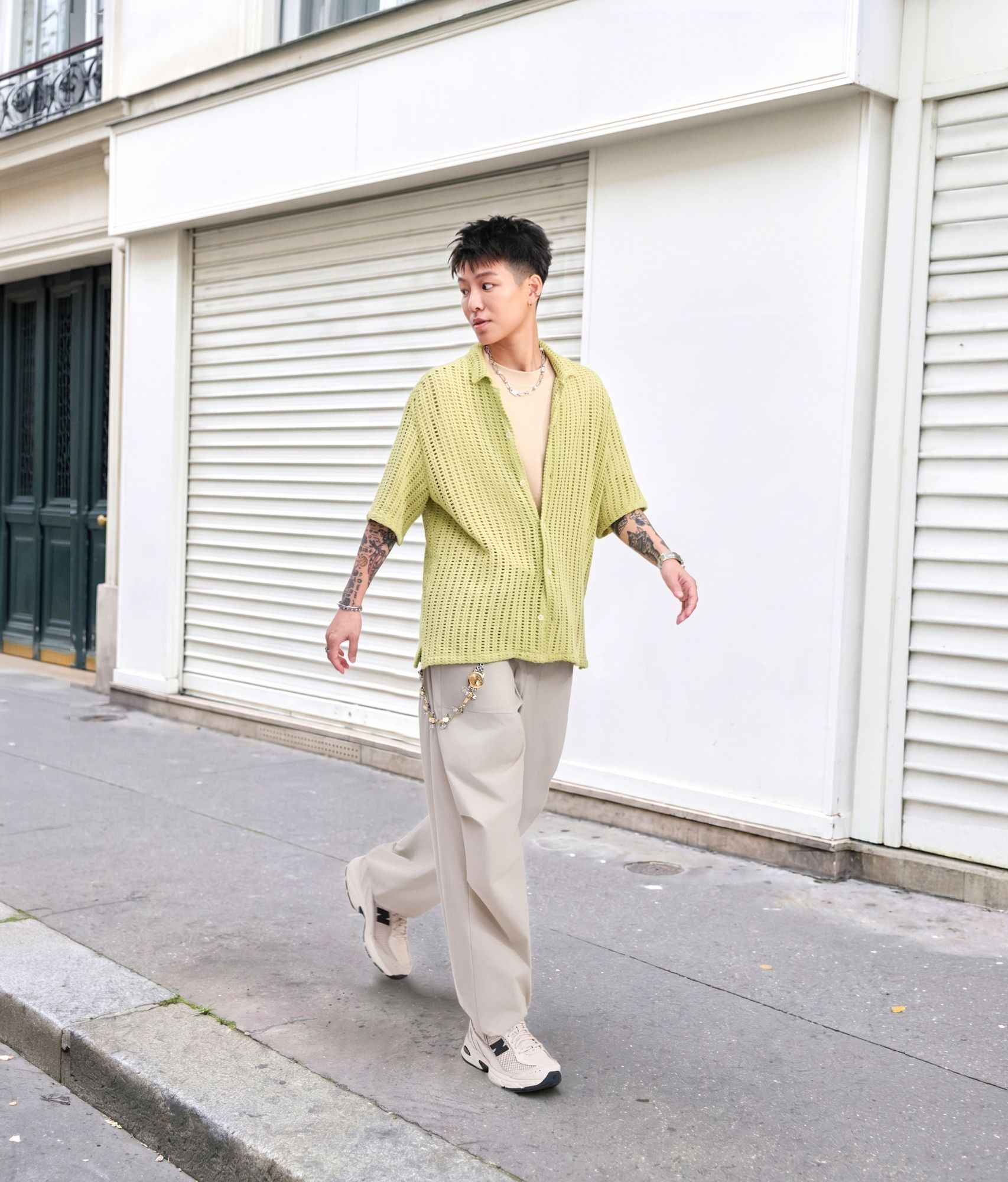 最帥雙胞胎演繹反差美學! Yin 與 Yei 換上 New Balance 釋放玩心,用509 與 AC Runner 踩出截然不同的夏日出色穿搭!