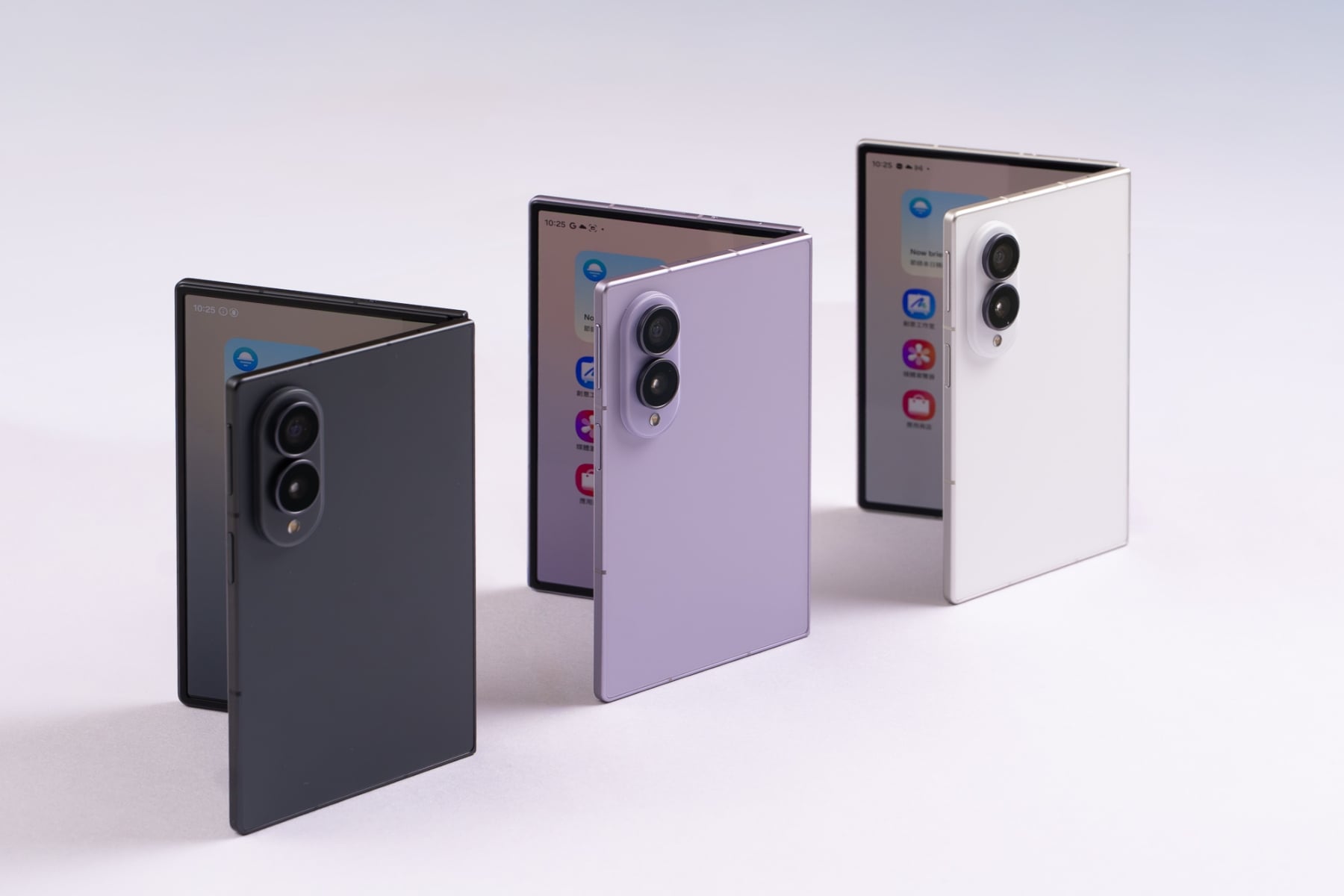 三星 Samsung 摺疊手機三劍客來了!Galaxy Z Fold8 Ultra 首度登場,規格亮點、販售資訊一次看!