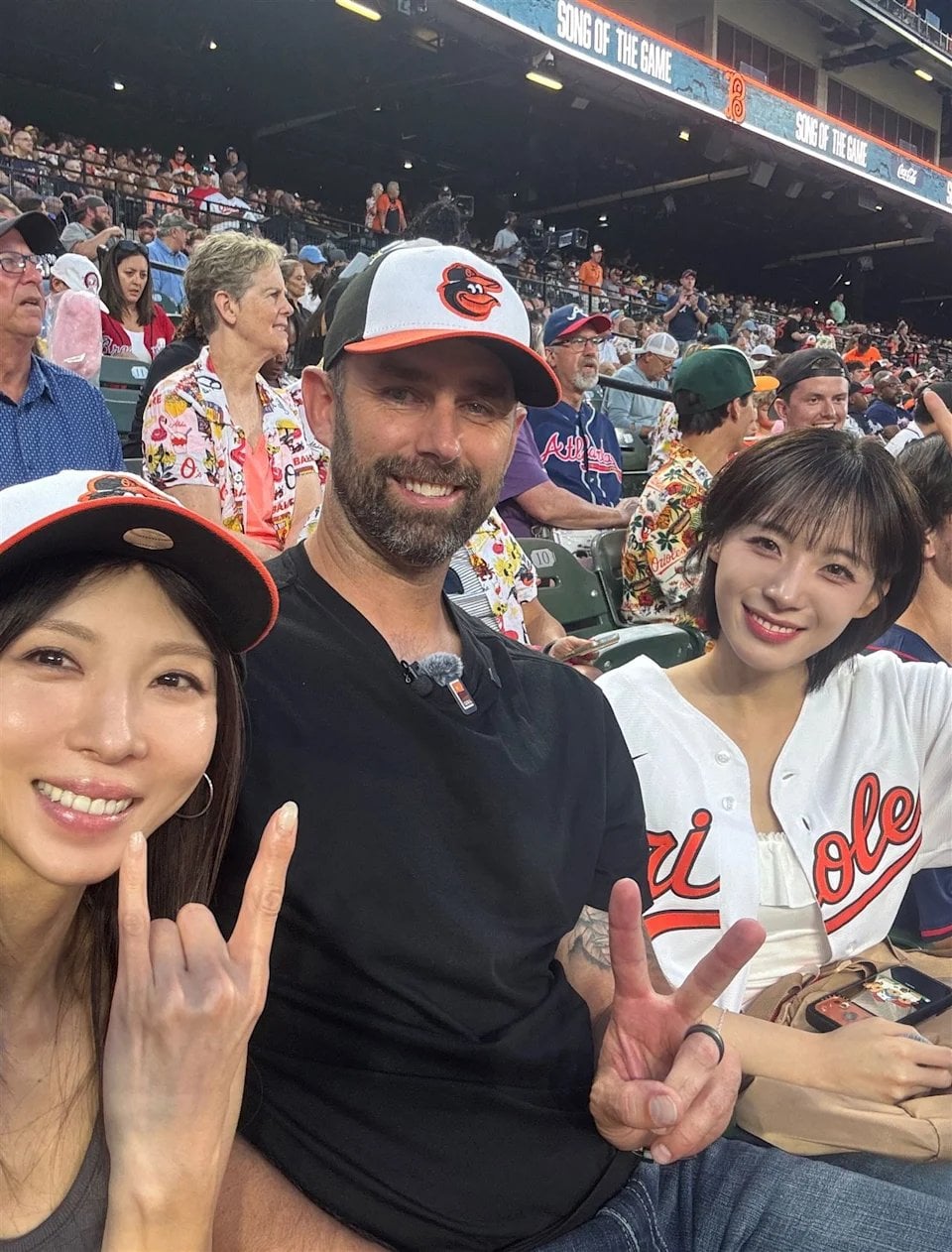 河智苑遇上河智媛！「雙女神」MLB球場合體穿同名球衣　粉絲嗨翻：真正的Ha Ji Won世界