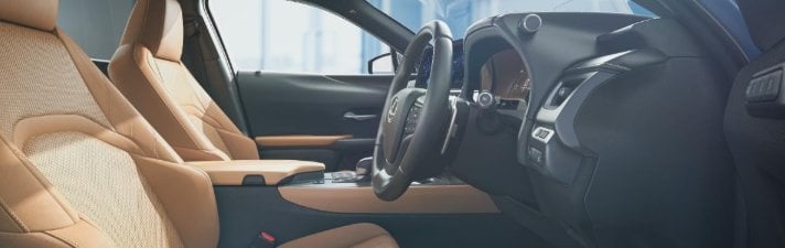 Lexus 9月新車攻勢！UX300h 新色詢問度爆表、LS 旗艦房車小改款、NX 200 豪華休旅銷量稱王