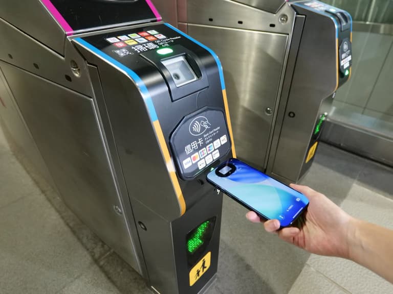 Android 用戶北捷手機感應進站升級！三星、Google 錢包新增信用卡交通支付全球適用！