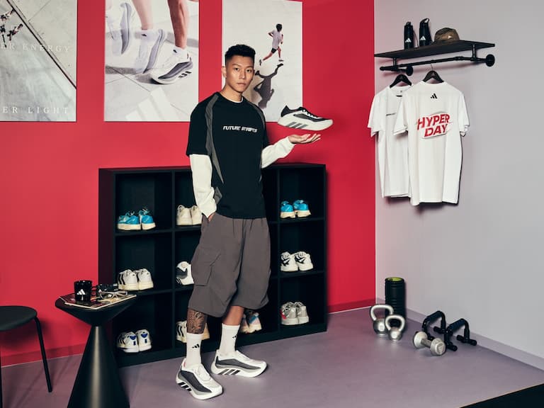 adidas HYPERBOOST 超級緩震跑鞋正式發表！E.SO瘦子也說讚：「包覆、穩定跟回彈性都很足夠！」