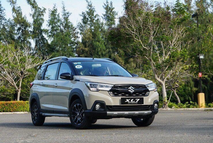 鈴木 XL7 小改款 7 人座 SUV 登場！新增 360 度環景、雙色選項，燃費效率再升級！