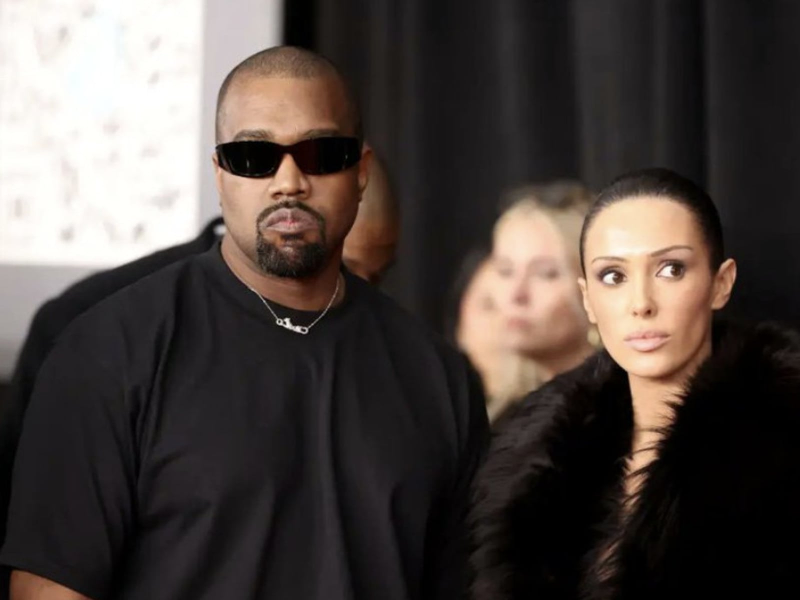 肯爺 Kanye West 妻比安卡Bianca 穿衣又掀熱議！伊比薩島夜店穿透明連身衣，肯爺社群親自分享！