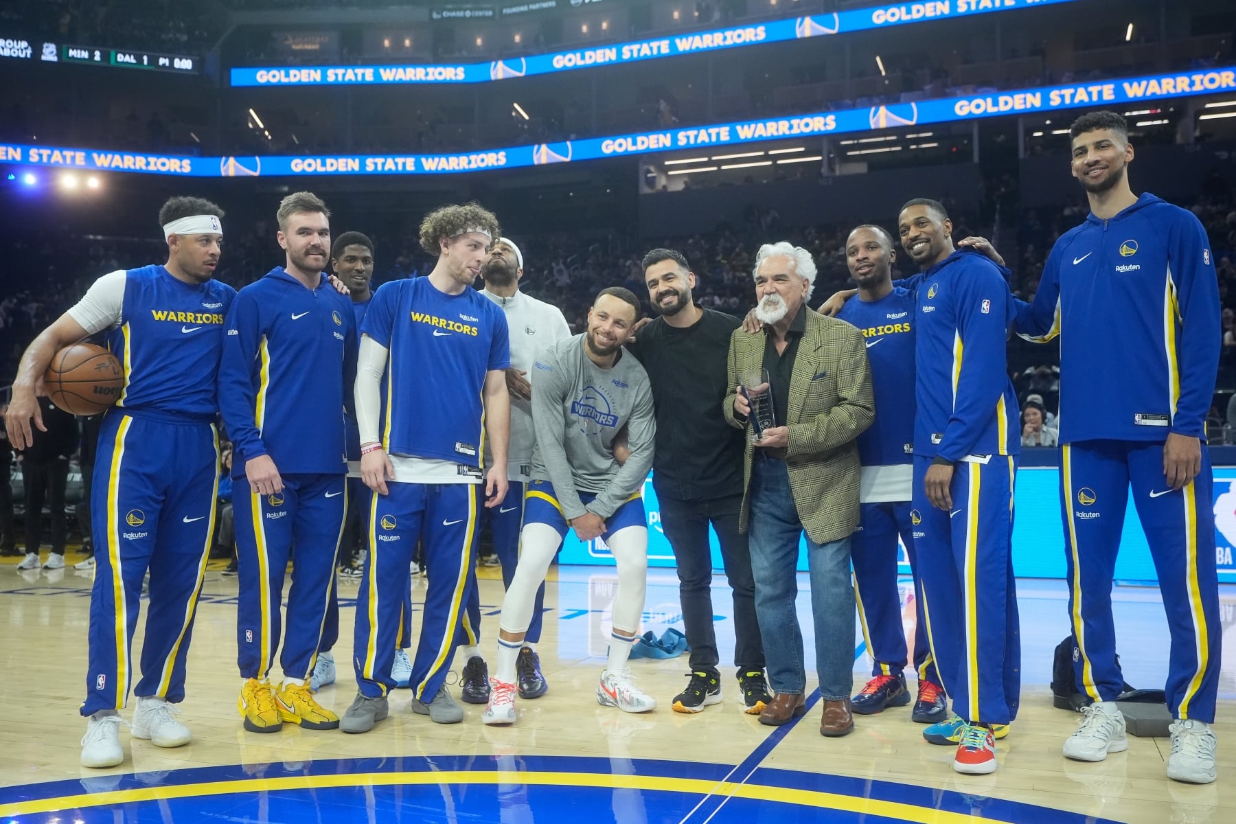 NBA/金州勇士休賽季「兩手空空」!追詹皇、字母哥失利,柯瑞陷入尷尬局面⋯球團已接受非爭冠隊伍事實