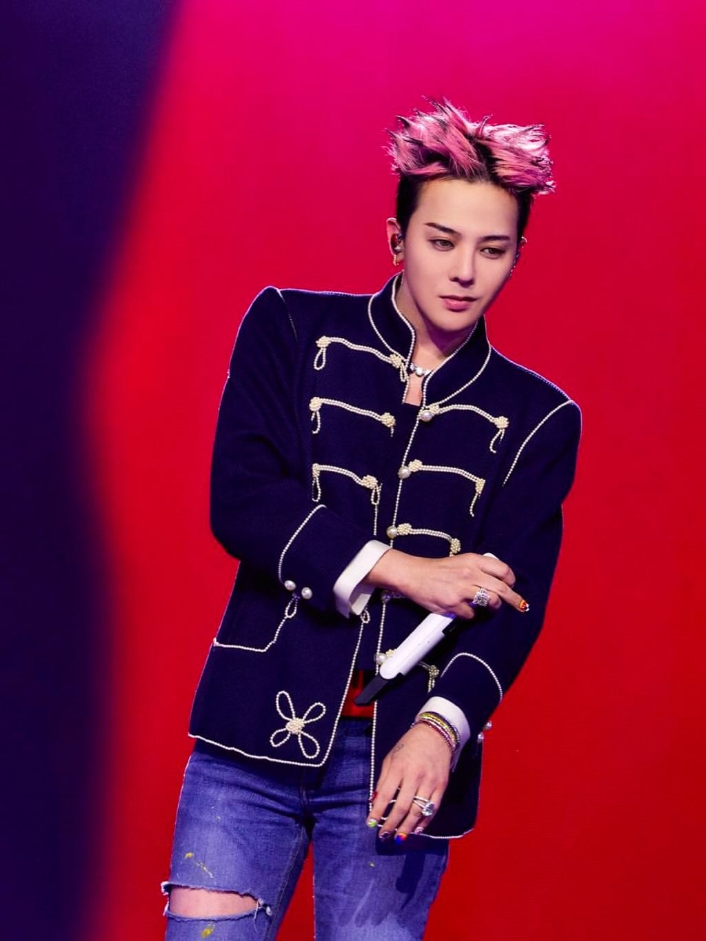 GD 權志龍按水原希子 IG 舊文被抓包!粉絲笑:「又是習慣按讚?」