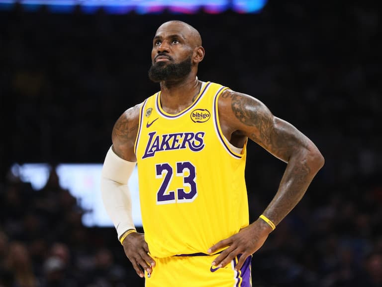 NBA 分析師狠批詹姆斯 76 人首年無冠！盤點轉隊「姆斯公式」，網友笑稱：第二年才是真的！