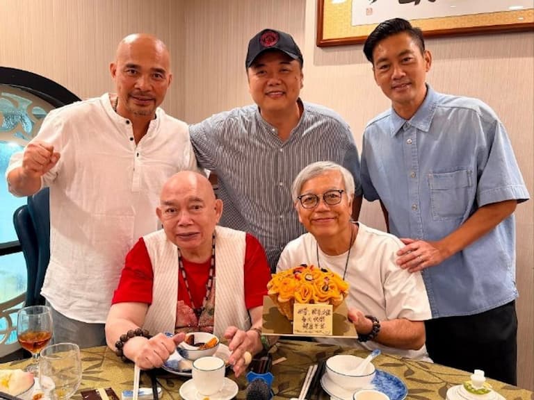 《少林足球》師兄弟大團聚！田啟文賀黃一飛84歲壽宴、獨缺周星馳原因曝光！