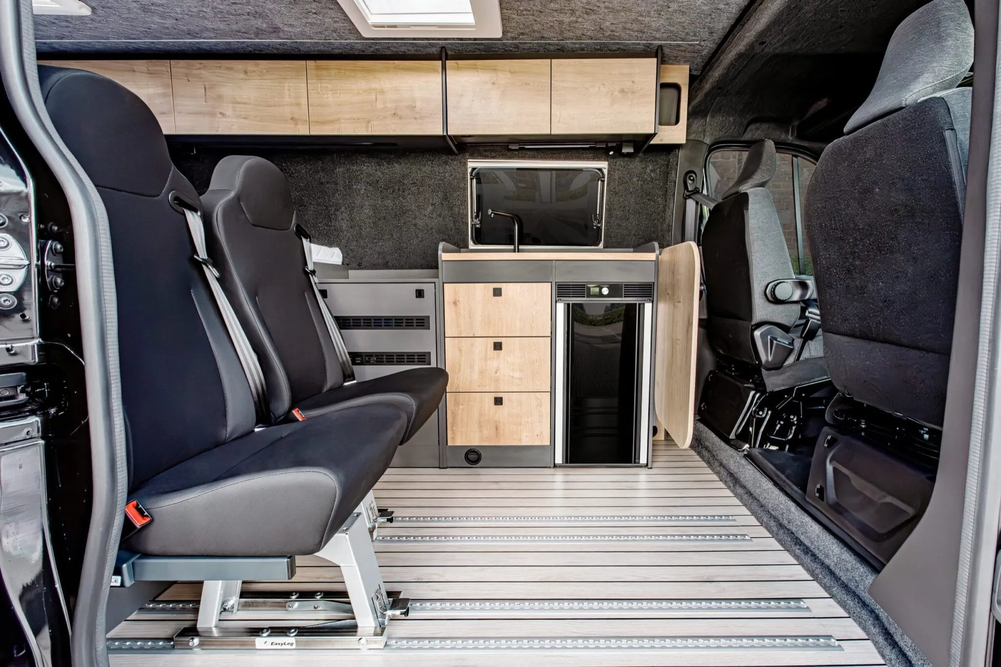 Nissan 電動露營車 Interstar-e Relax 曝光!87度電池免插電開暖氣現身德國車展
