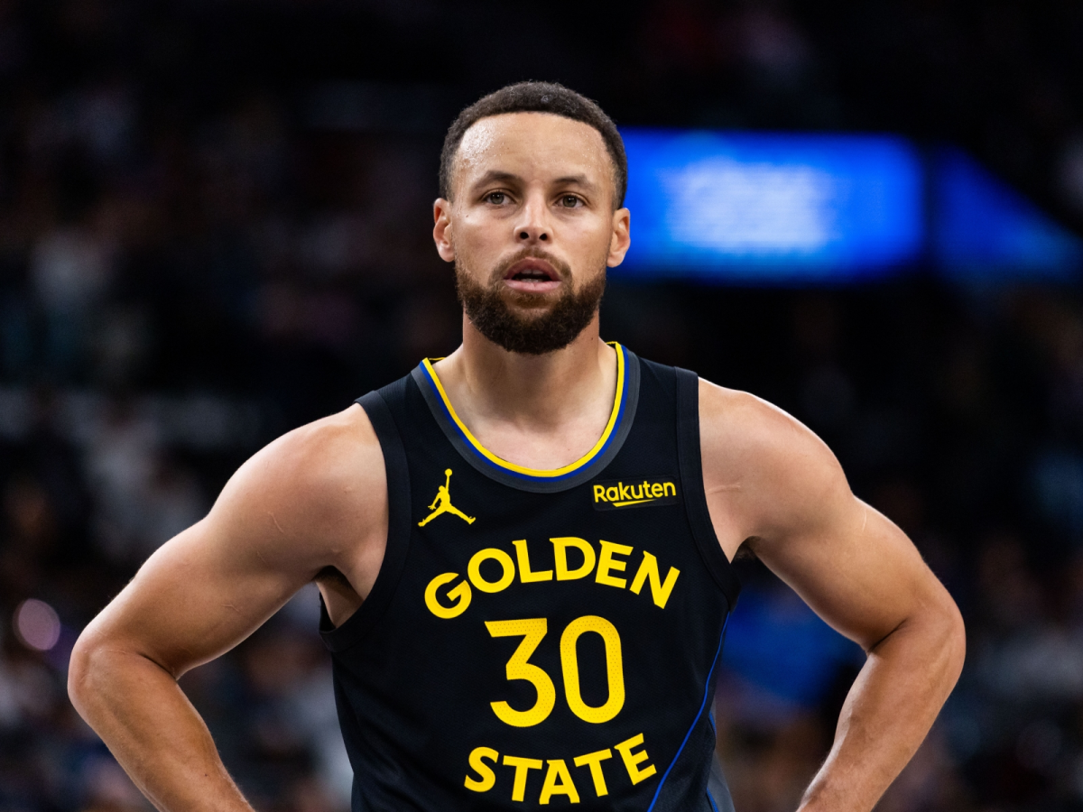 NBA／柯瑞 38 歲忠誠遭勇士當籌碼綁架？美媒痛批「換詹姆斯早就跑了！」