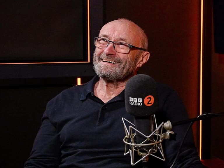 菲爾柯林斯 Phil Collins 親揭曾一度生病命危經歷！坦言：「孩子們都來道別了！」