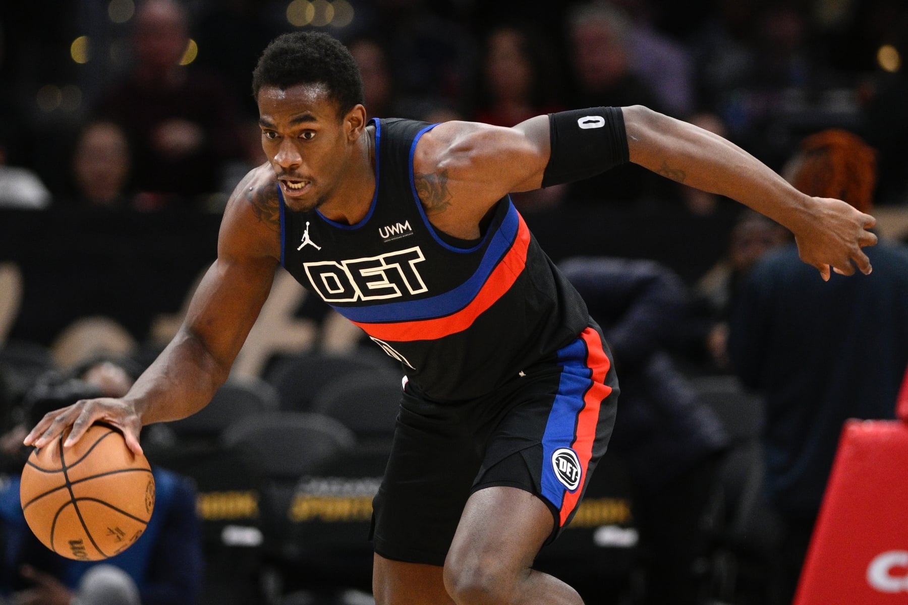 NBA/活塞開價曝光!Jalen Duren 年薪上看 3800 萬美元,網嘆:這麼有誠意還不簽?