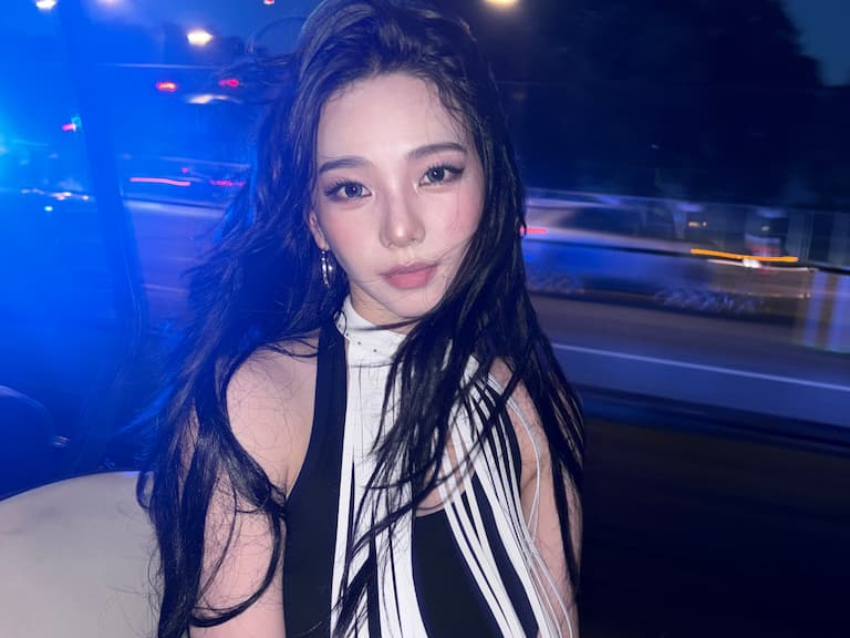 aespa Karina 為 Lollapalooza 音樂節忘詞自責道歉！粉絲震驚喊：「根本沒發現！」