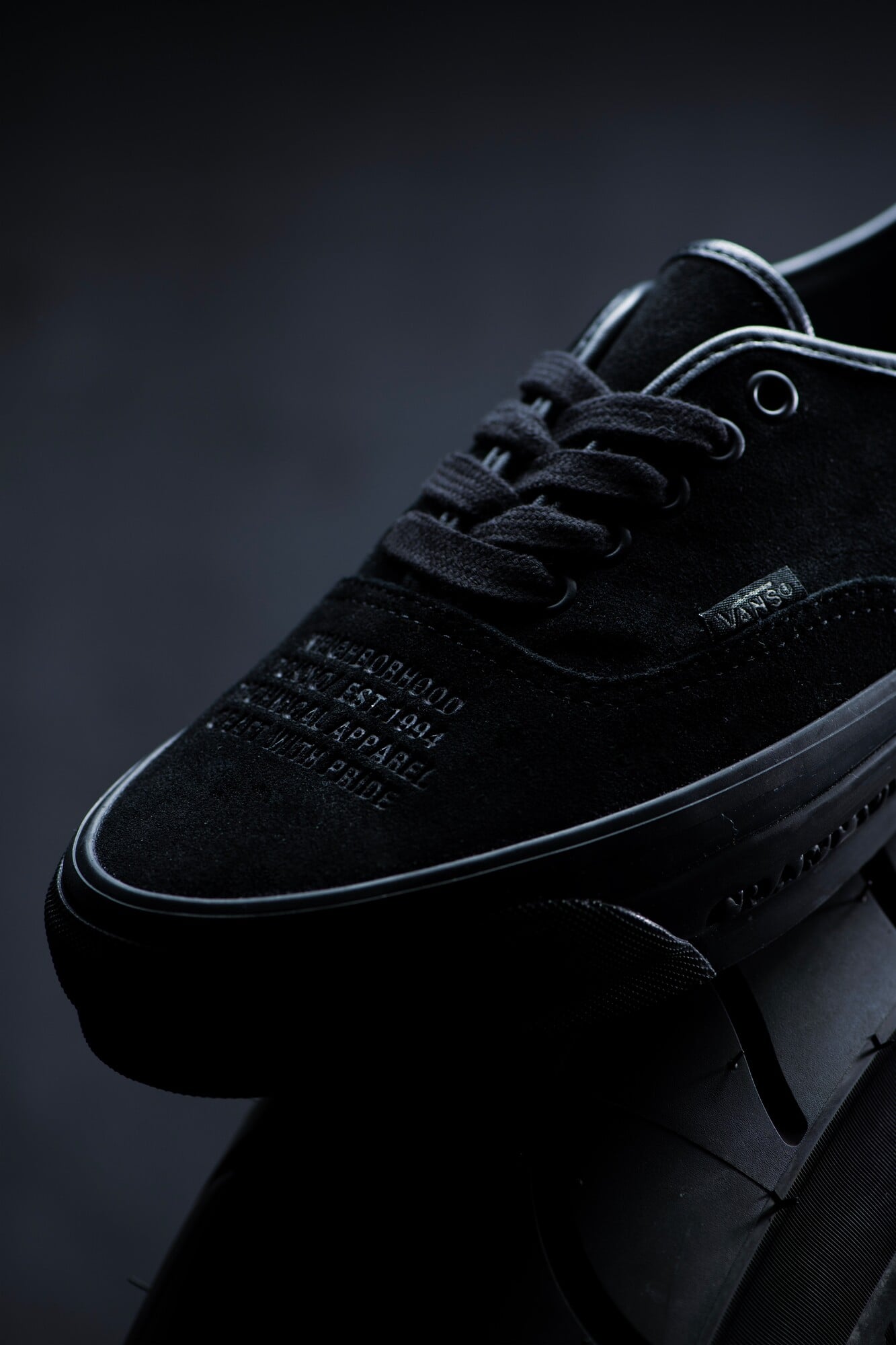 OTW by Vans × NEIGHBORHOOD 聯名掀話題!極簡設計融合日本美學,INVINCIBLE 限定開賣快看!