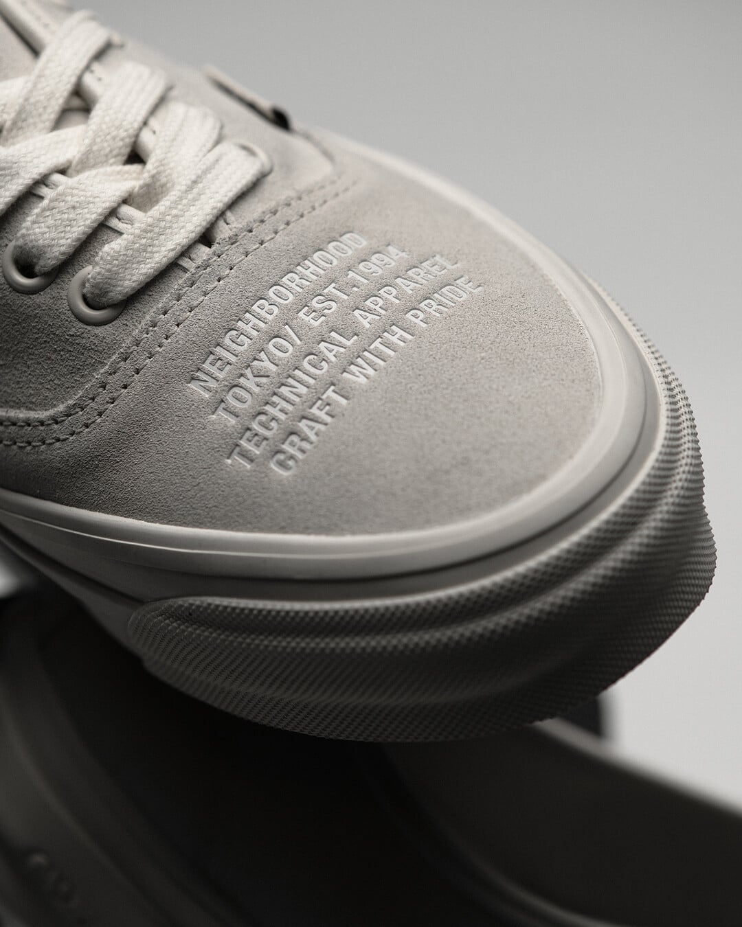 OTW by Vans × NEIGHBORHOOD 聯名掀話題!極簡設計融合日本美學,INVINCIBLE 限定開賣快看!