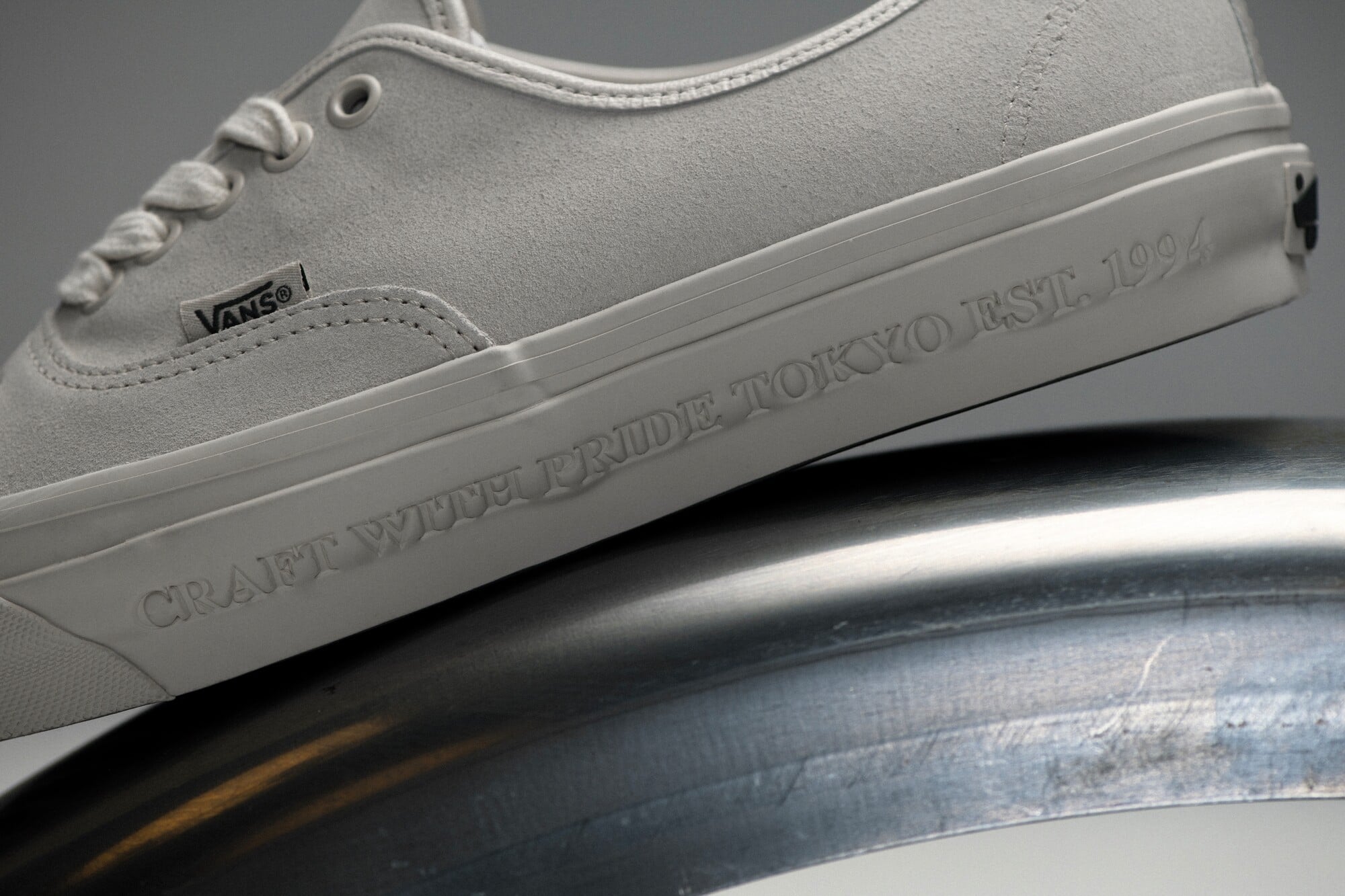 OTW by Vans × NEIGHBORHOOD 聯名掀話題!極簡設計融合日本美學,INVINCIBLE 限定開賣快看!