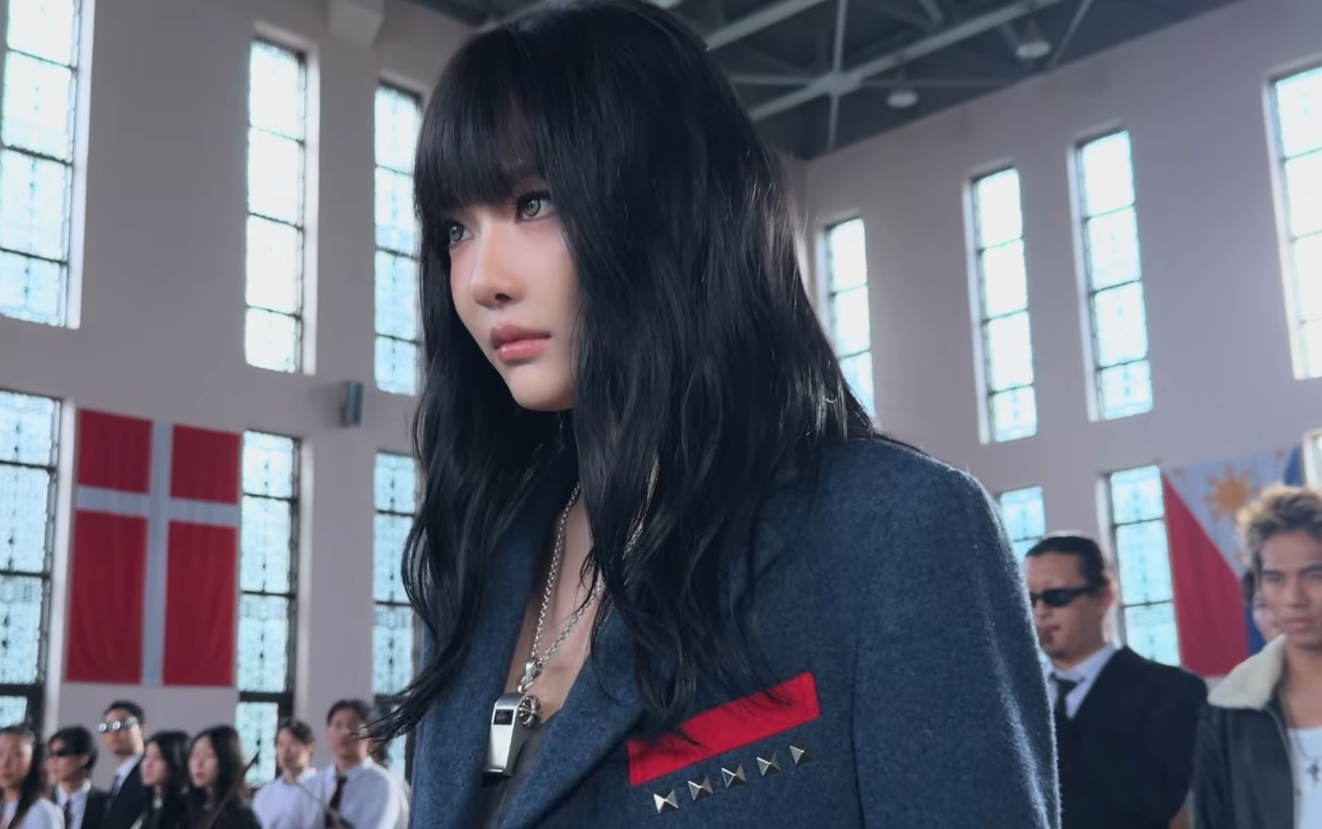 aespa 新曲〈Switchblade〉公開！Ningning 意外撞臉唐綺陽，網友：「以為國師降臨！」