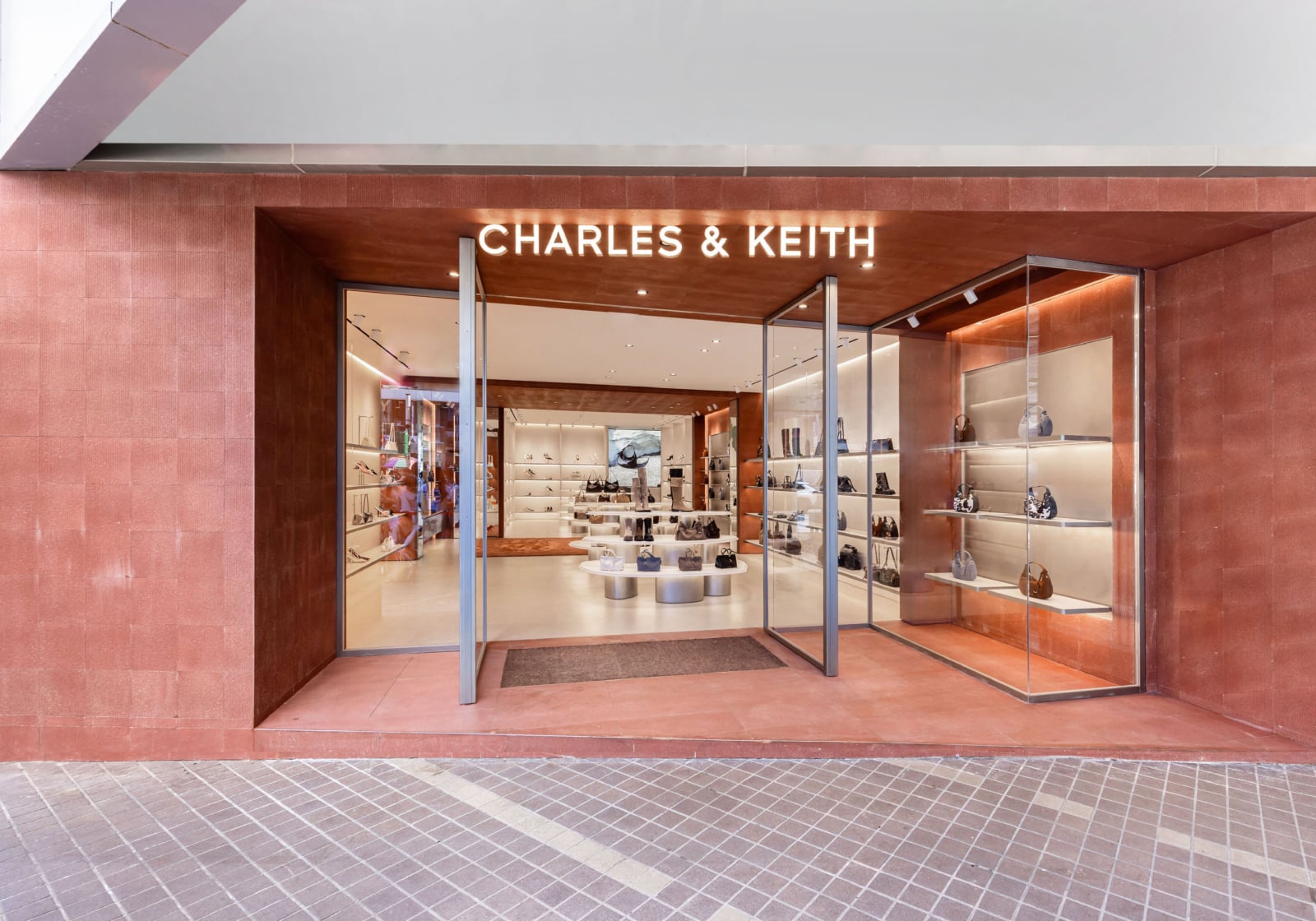 CHARLES & KEITH