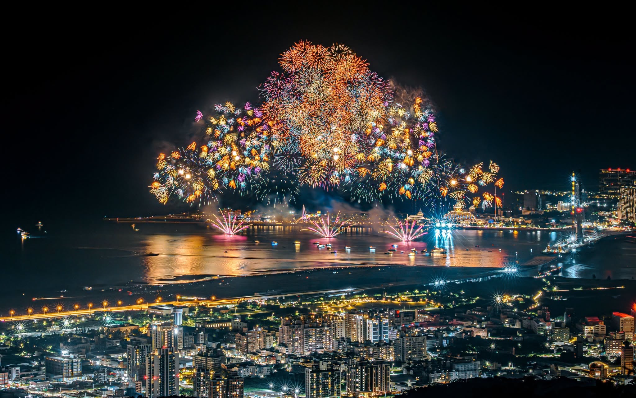 2026 淡水漁人碼頭煙火秀延期！最新場次、最佳觀賞點、交通攻略一次看！