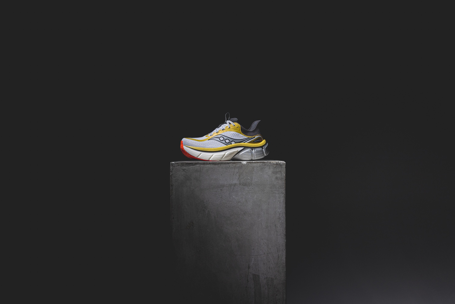 Saucony「穩定保護」系列四大跑鞋發表！三鐵國手江典祐上腳備戰名古屋亞運！