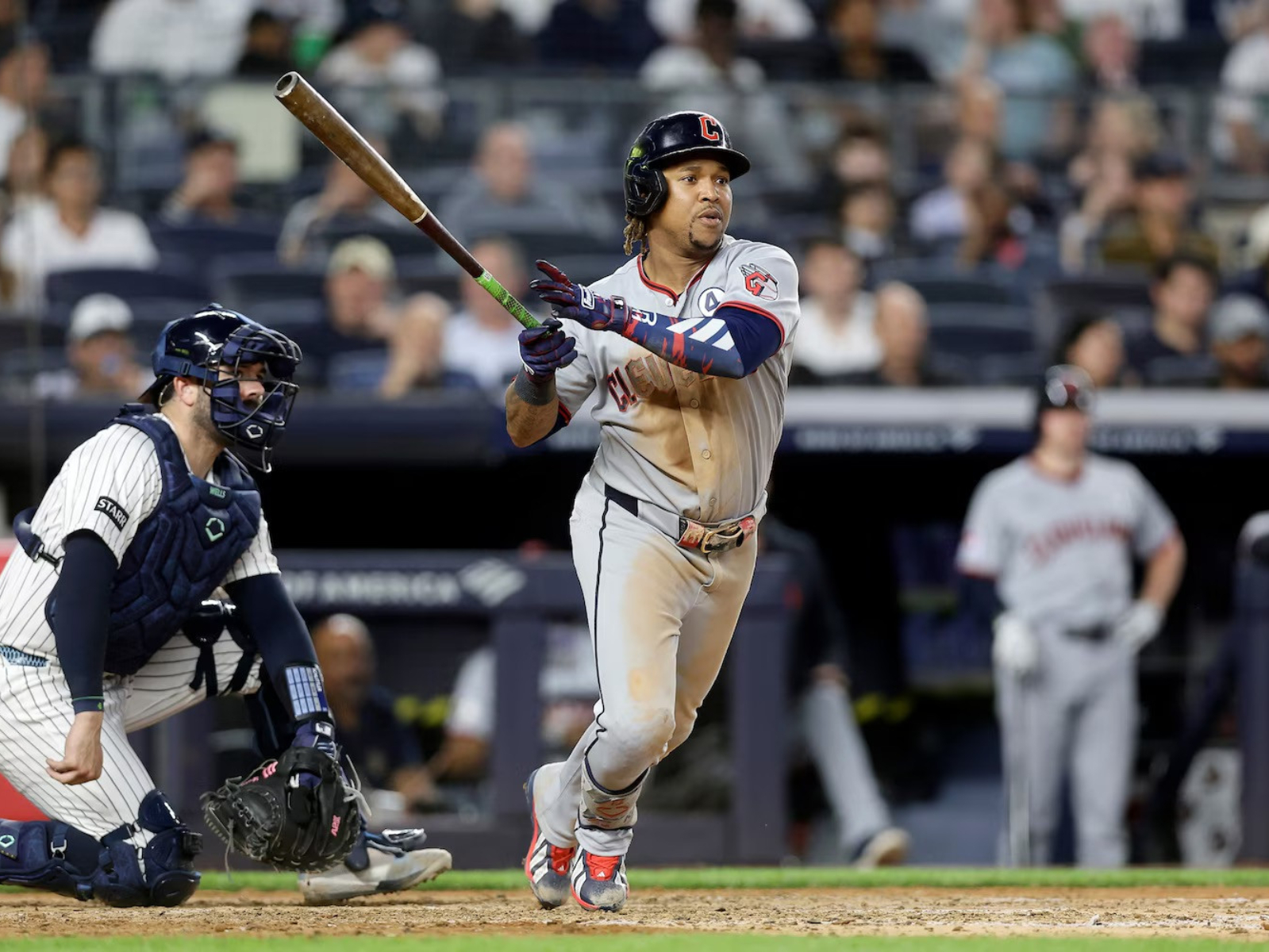 MLB／女球迷遭球棒擊中頭部、怒告洋基 3 億元求償！坐本壘後方仍出事質疑保護網過低！