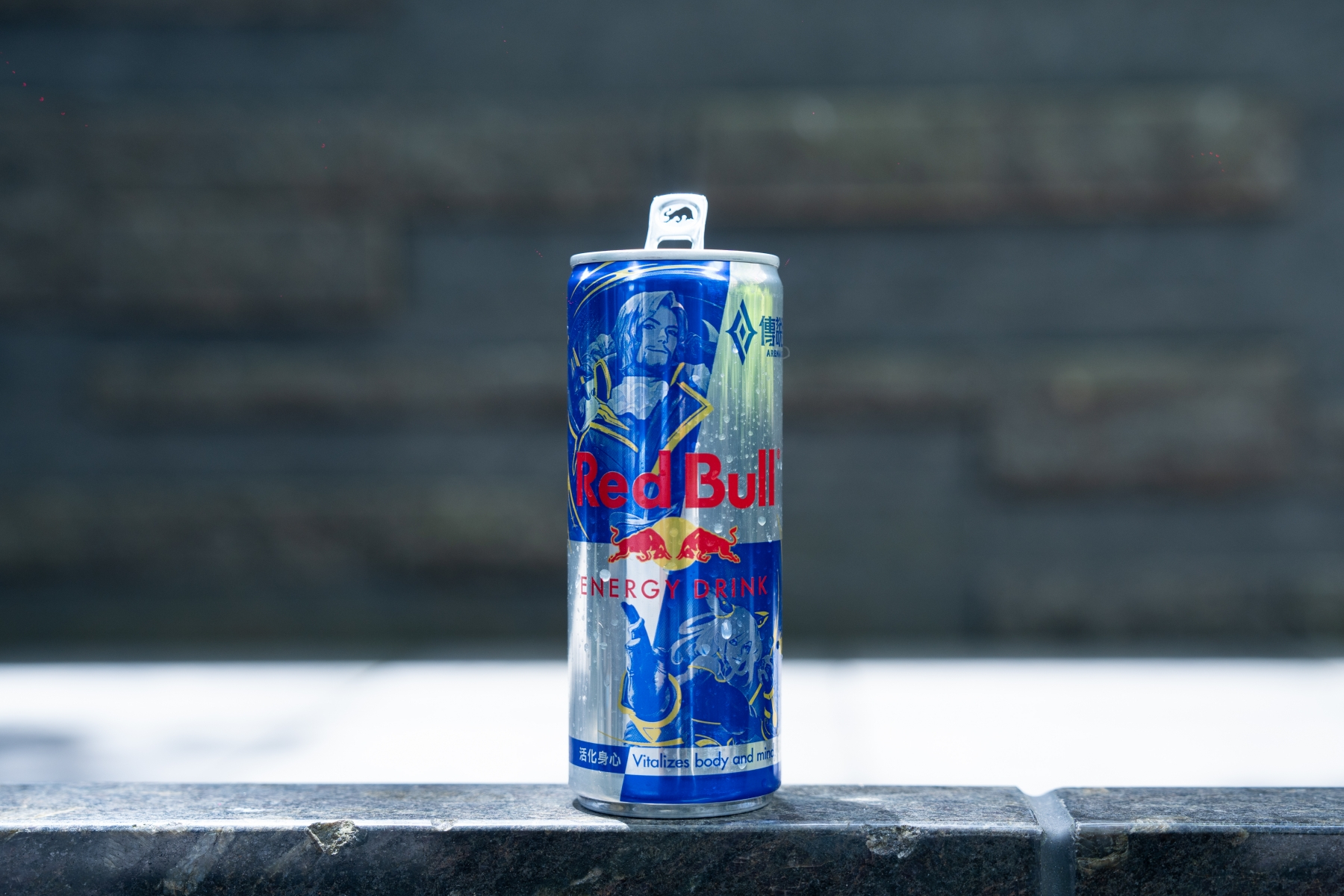 Red Bull ✕《傳說對決》10 週年聯名罐重磅登場!閃電狼搶先開箱,弗洛倫與筱清首度同框!