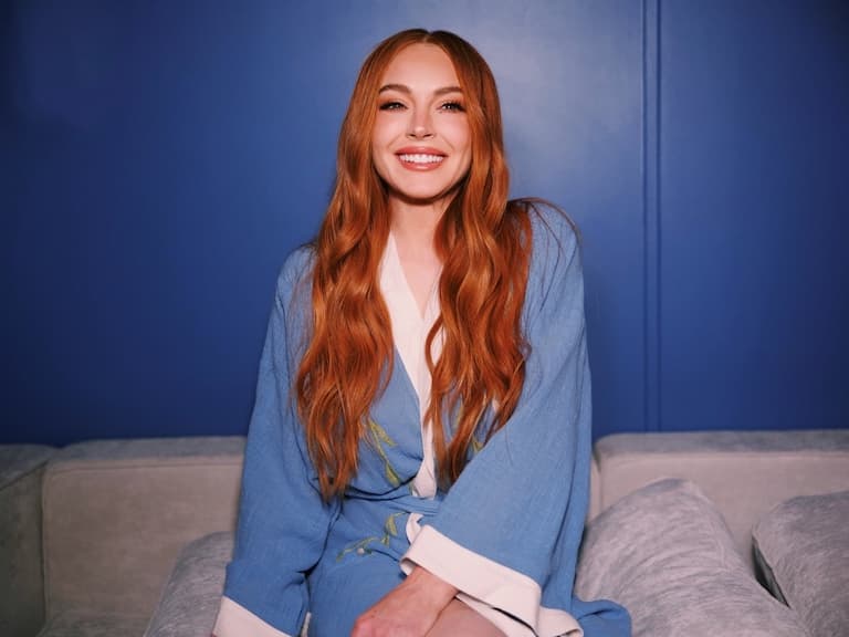 琳賽蘿涵 Lindsay Lohan 回歸《天生一對》招牌紅髮！粉絲暴動喊：「最經典紅髮女神！」
