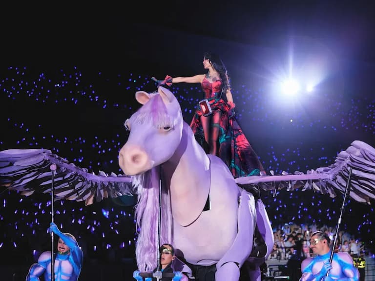 蔡依林《PLEASURE》演唱會出意外！舞者鹿頭分離，全網笑瘋：「鹿易十六！」