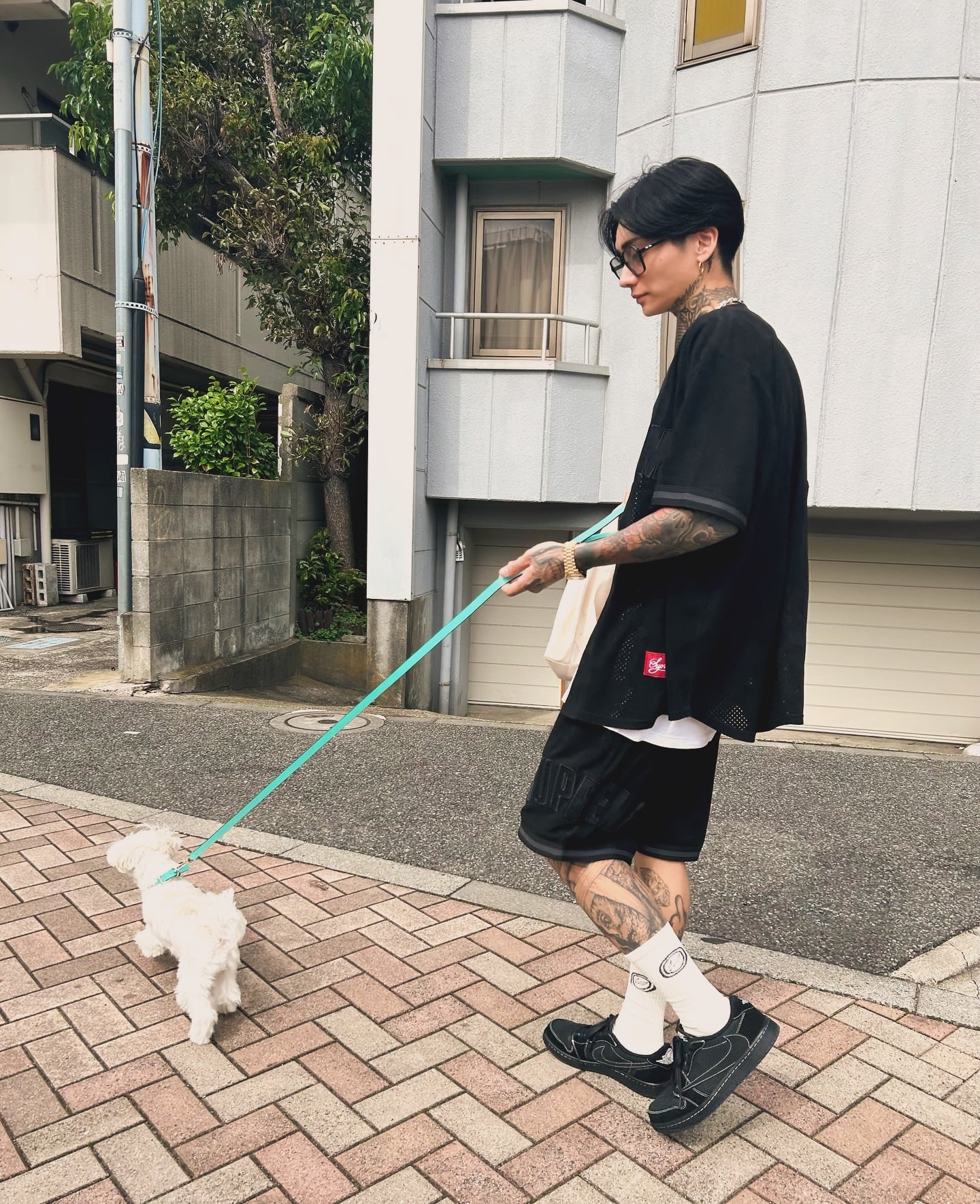 《不良一族尋愛記2》阿一球鞋收藏太狂!限量倒勾 AJ1、MMY溶解鞋⋯根本男公關界大鞋頭!