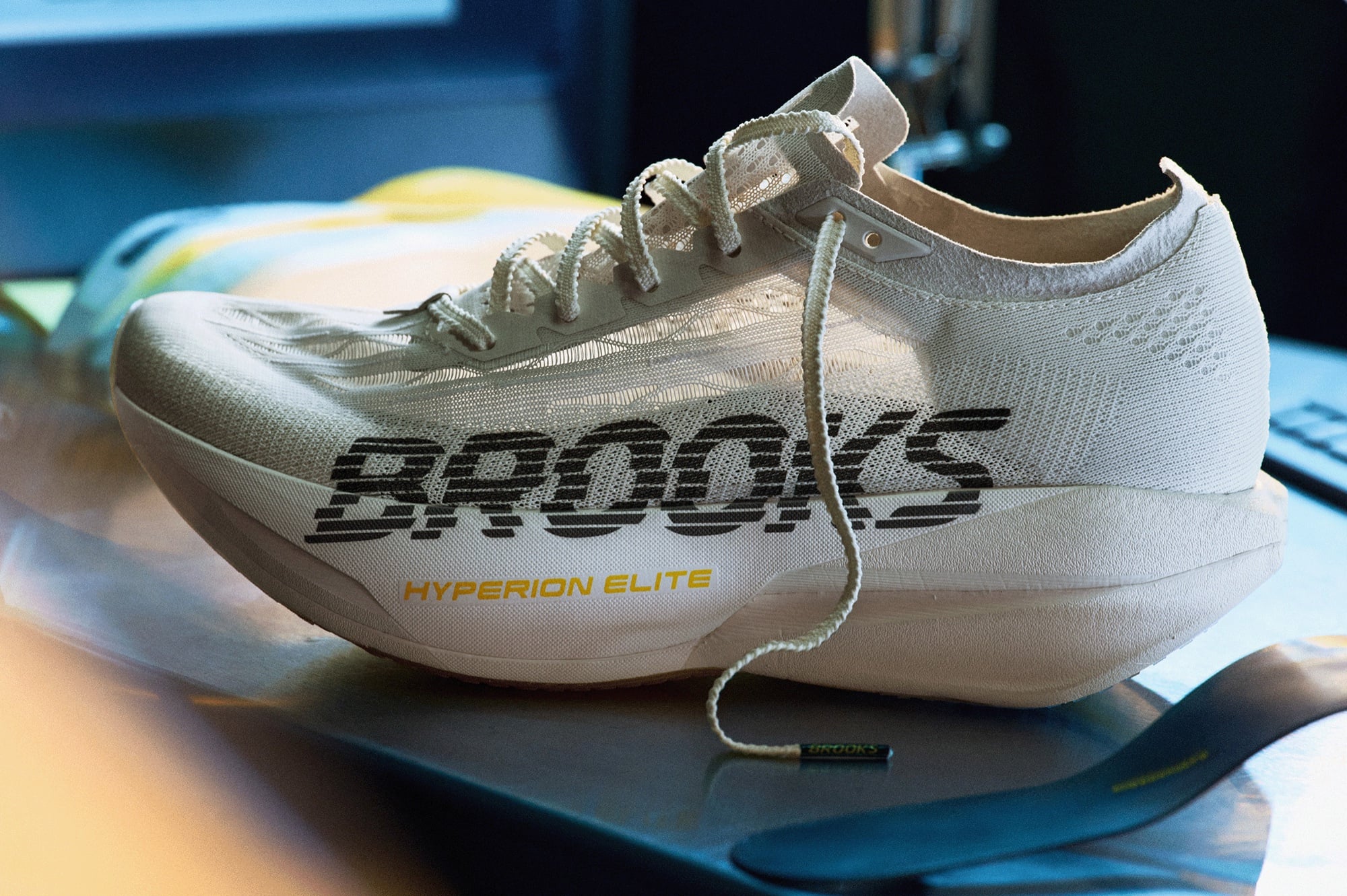 馬拉松季開跑!BROOKS 最狂競速鞋曝光⋯減重20%、避震升級9.39%,跑者狂讚:「根本破PB神器!」