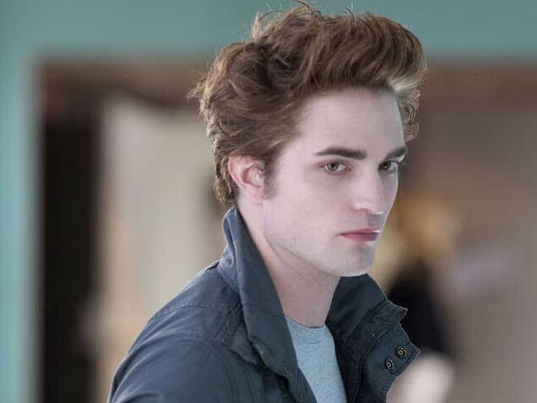 羅伯派汀森 Robert Pattinson 女友認沒看過《暮光之城》！她直言：「總有一天會看！」