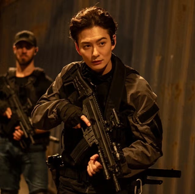 《殺人者的購物中心 2》幕後祕辛!李棟旭、金慧埈最強叔姪檔回歸,一鏡到底名場面公開!