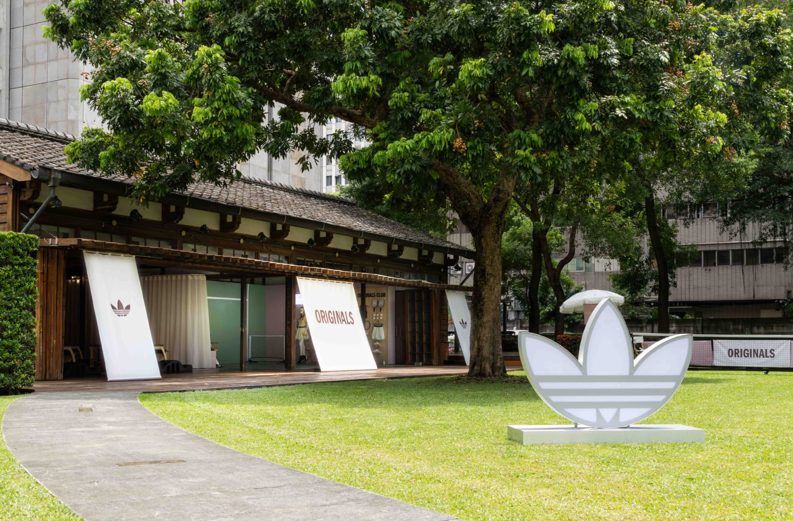 楊謹華、陳華、廖晏均示範 adidas Originals 全新女性服飾系列!「這件」穿上秒瘦 5 公斤!