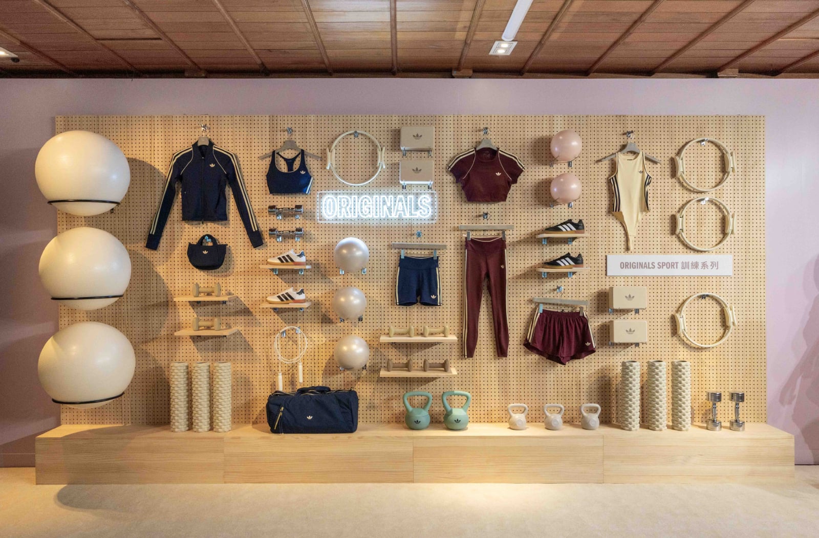 楊謹華、陳華、廖晏均示範 adidas Originals 全新女性服飾系列!「這件」穿上秒瘦 5 公斤!