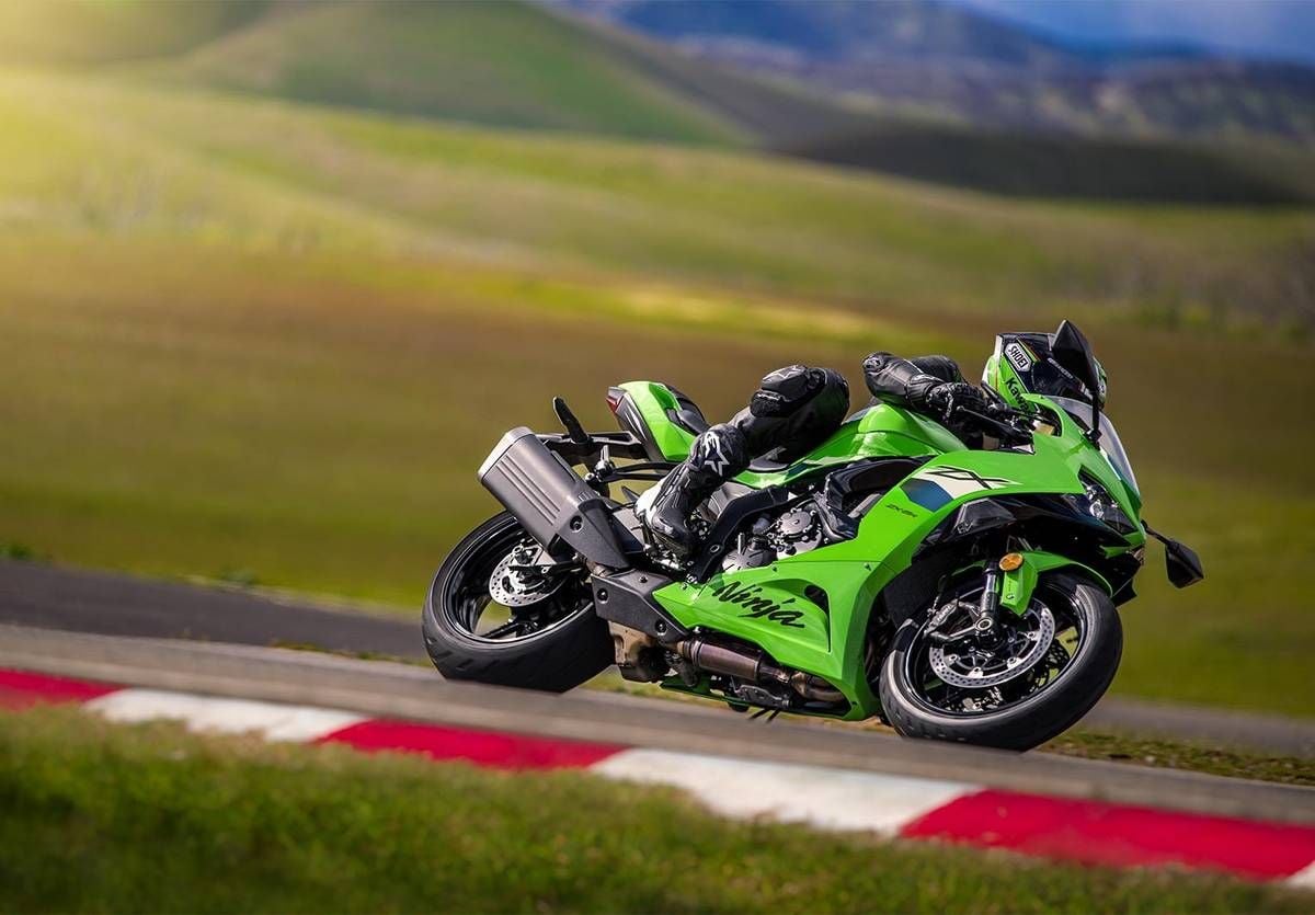 Kawasaki Ninja ZX-6R 新年式發表!引擎、馬力、底盤全沒動,車迷:「這樣也算改款?」