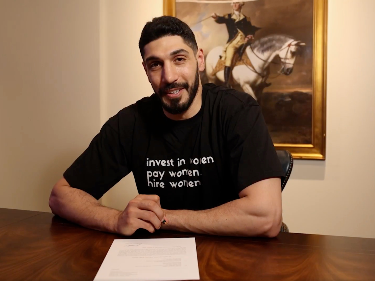 Enes Kanter 正式遞交 WNBA 選秀申請！秀精實肌肉引網朝聖「多麽勇敢又美麗的女性！」