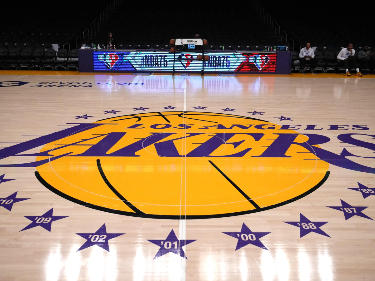NBA／湖人 120 億美元天價出售！新老闆身份曝光、再創全球職業運動交易紀錄！