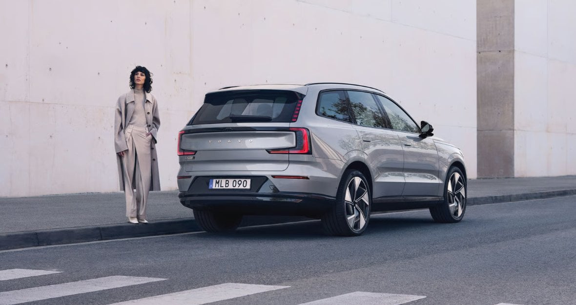 Volvo EX90 日本正式開賣！7人座電動旗艦SUV續航650公里，等了4年終於交車