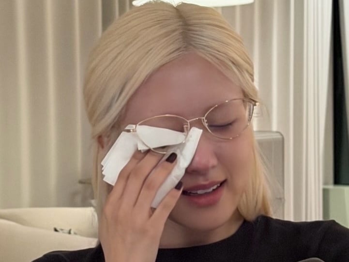Rosé 為 BLACKPINK 10 週年活動道歉！曬拭淚照吐遺憾，BLINK 全看心疼！