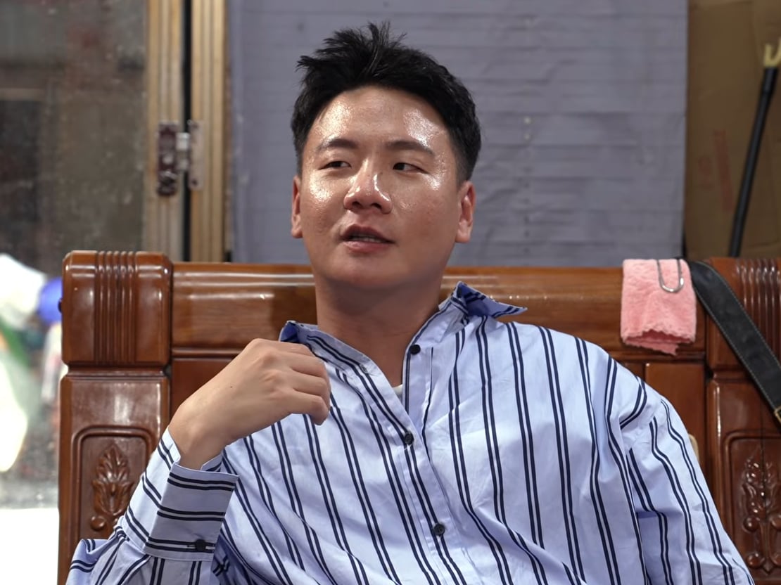 阿翰《誰來晚餐》談童年遭霸凌！父親一句「做自己喜歡的事」他當場哭了！