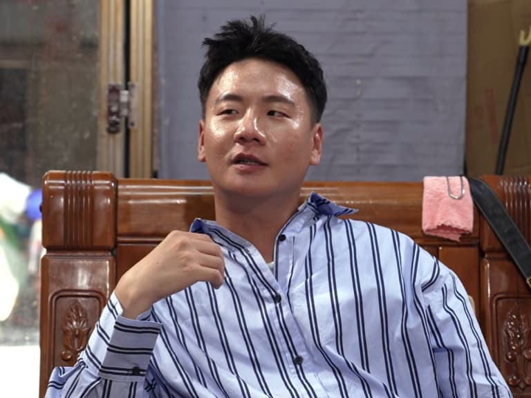阿翰《誰來晚餐》談童年遭霸凌！父親一句「做自己喜歡的事」他當場哭了！
